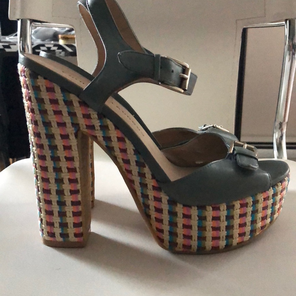 Chinese Laundry multicolored platform sandals